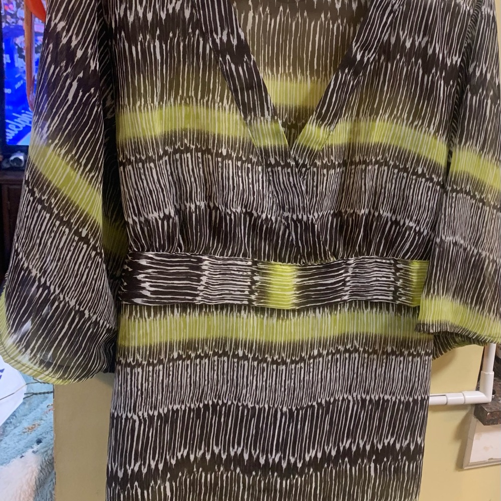Women’s Short Sleeve Sheer Blouse, sz Large - Picture 3 of 3